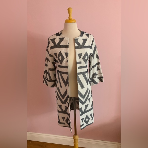 Geometric Patterned Coat - Picture 4 of 10